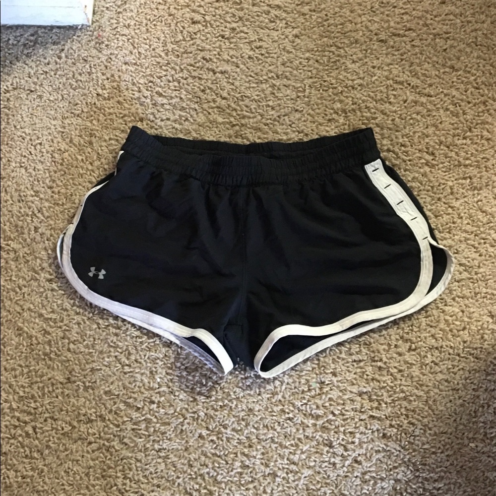 Under Armour black athletic shorts sz. Small